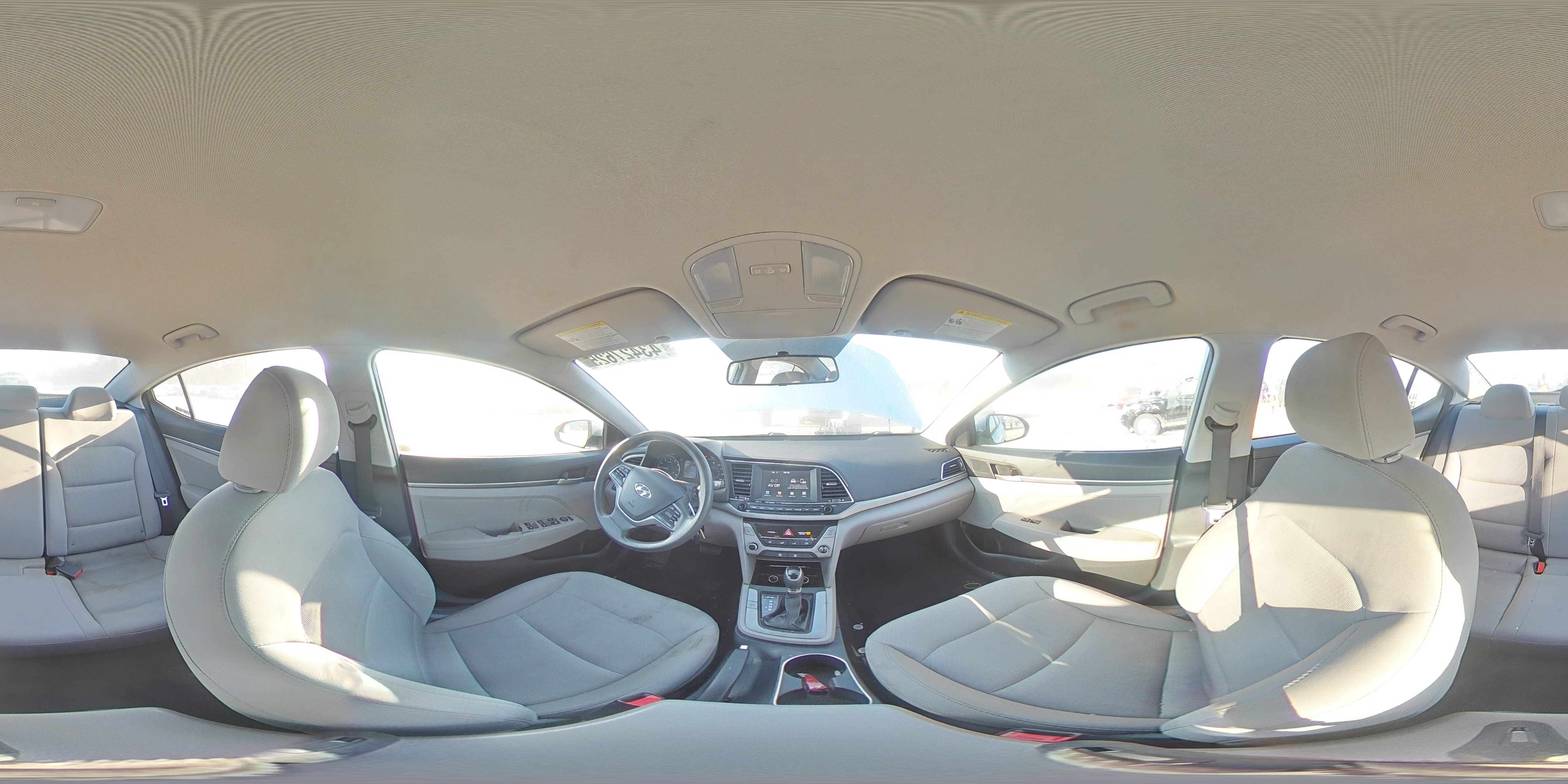 2017 Hyundai Elantra - Image 13