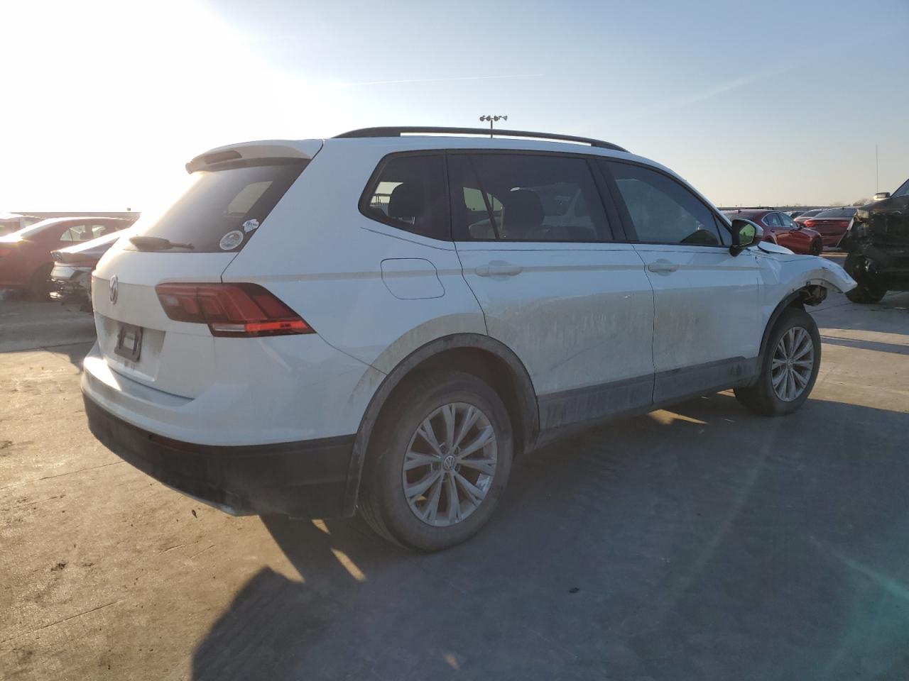 2019 Volkswagen Tiguan - Image 3