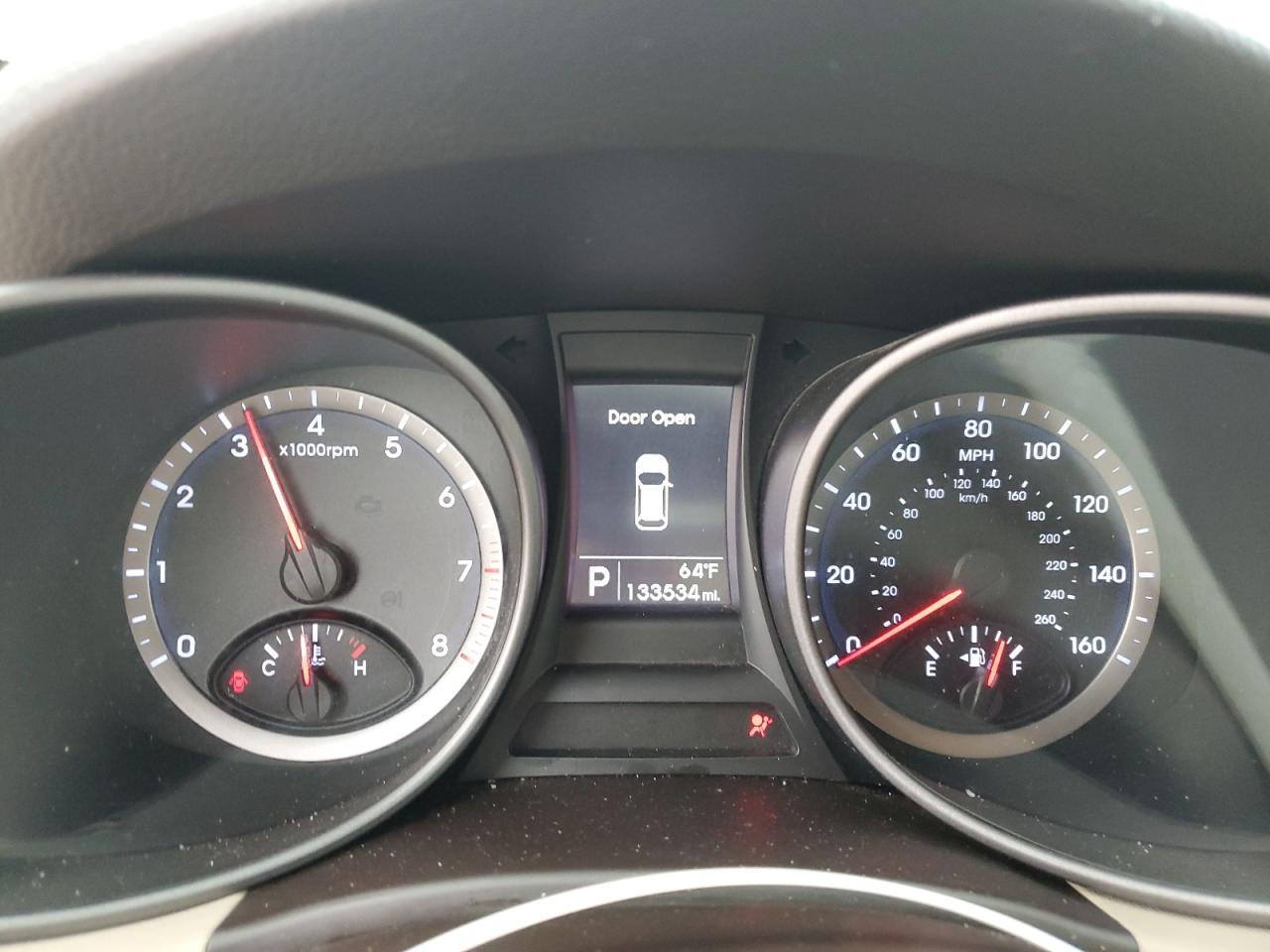 2016 Hyundai Santa Fe - Image 9
