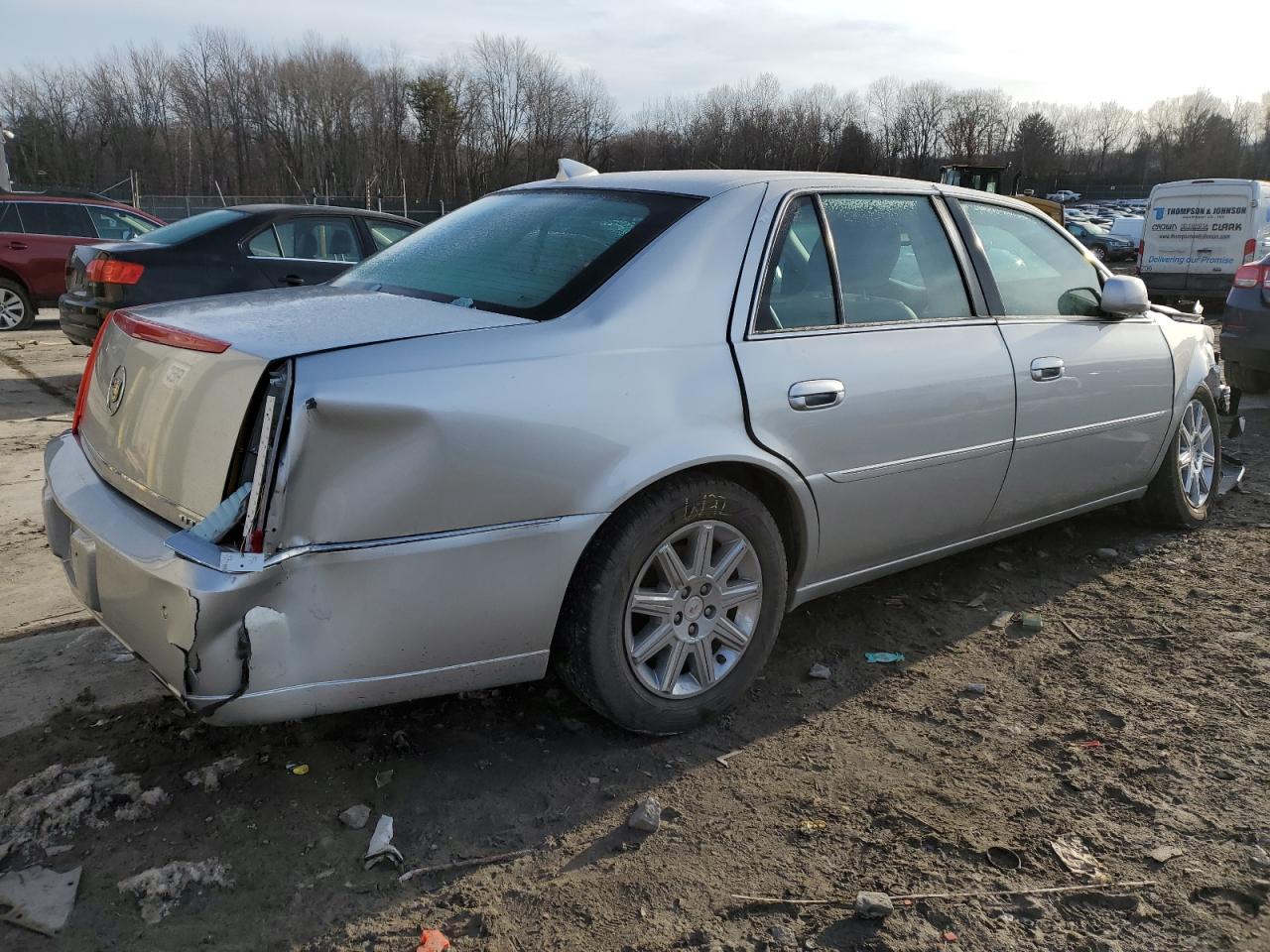 2011 Cadillac DTS - Image 3