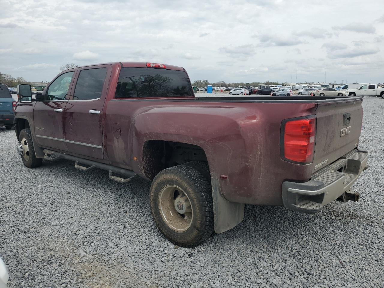 2016 GMC Sierra - Image 2
