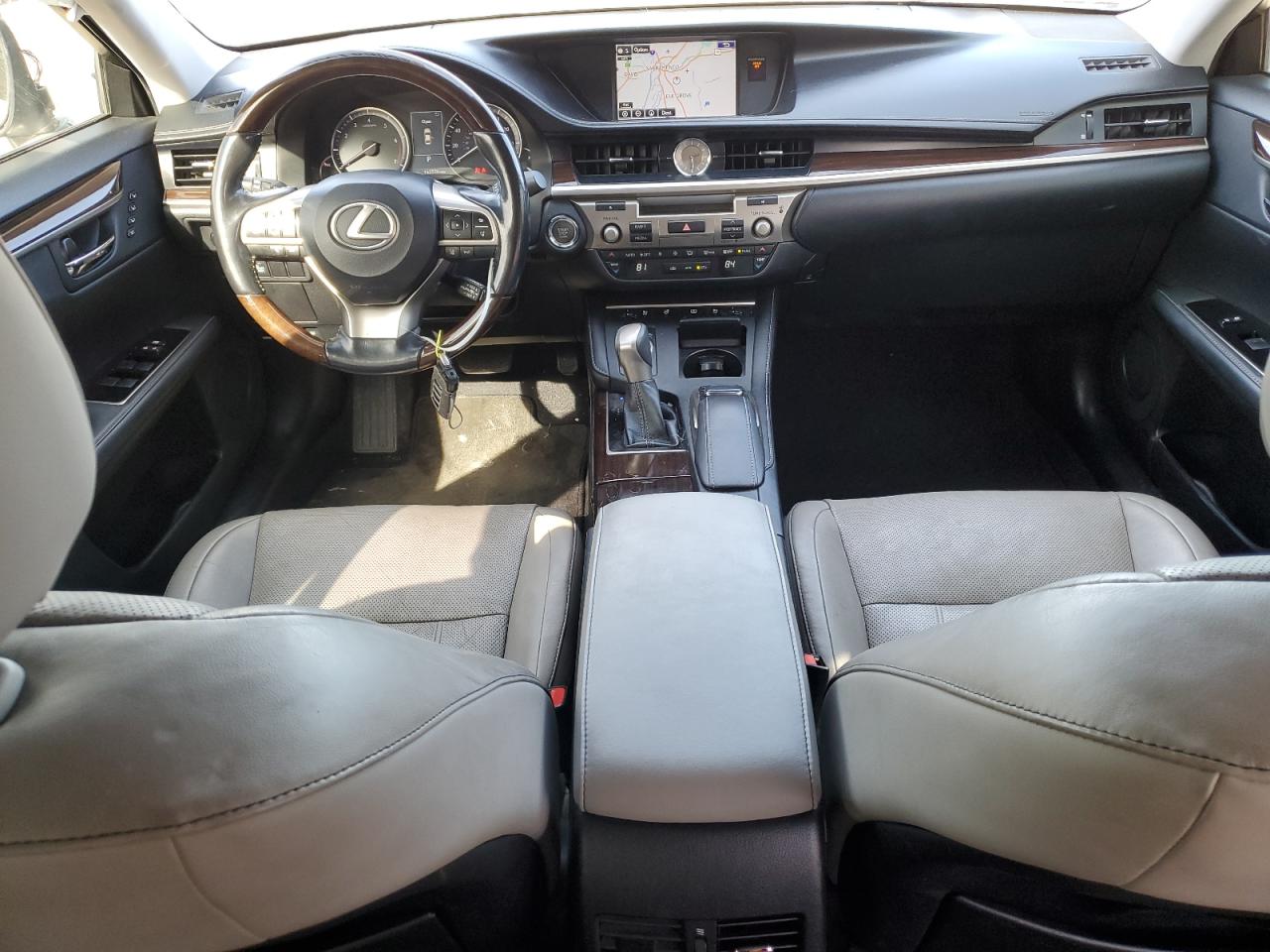 2016 Lexus ES - Image 8