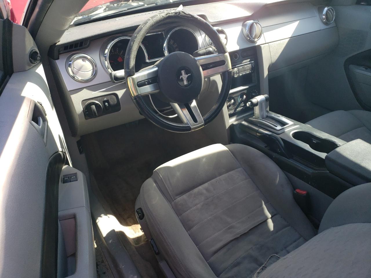 2005 Ford Mustang - Image 8