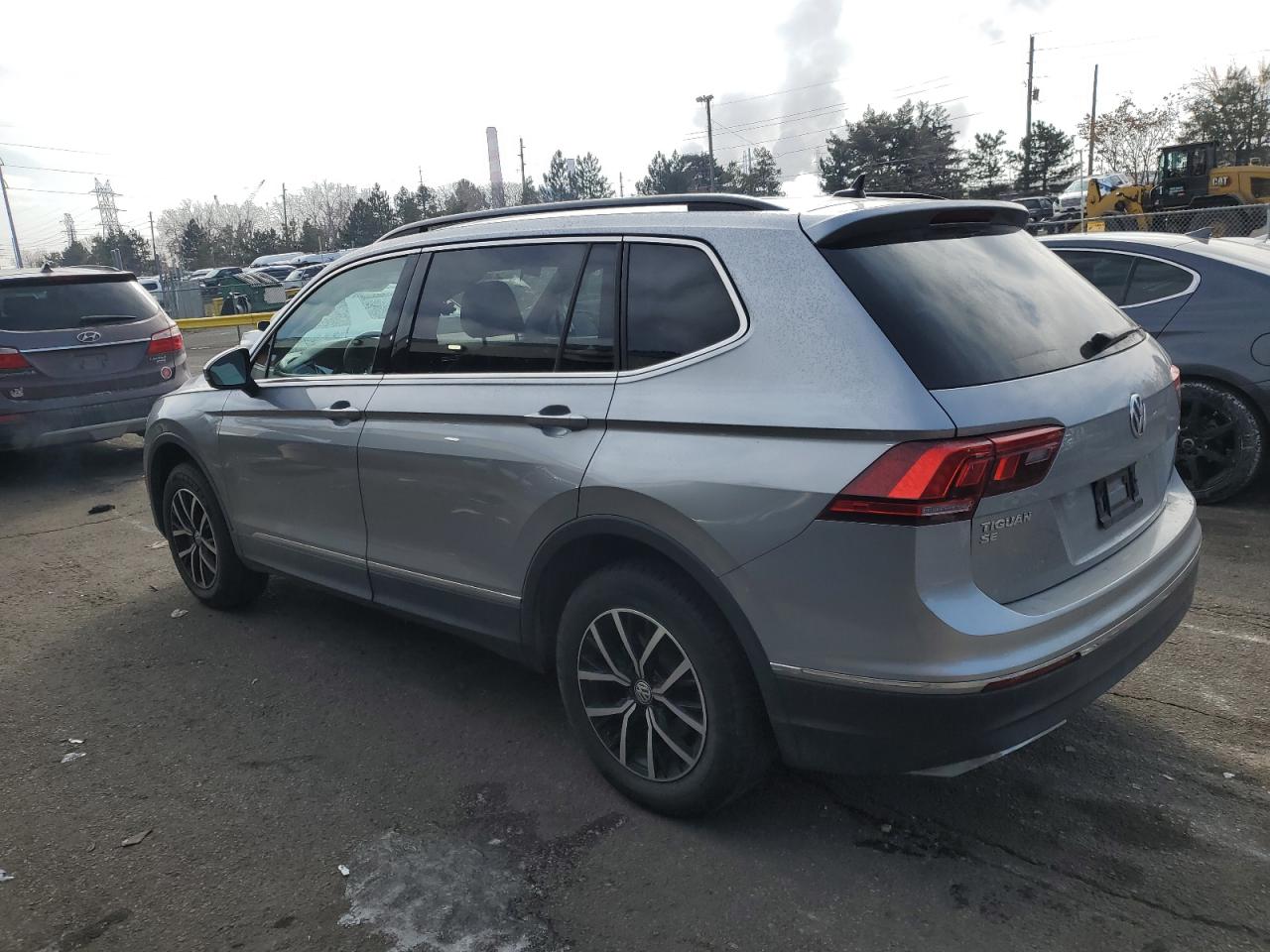 2021 Volkswagen Tiguan - Image 2