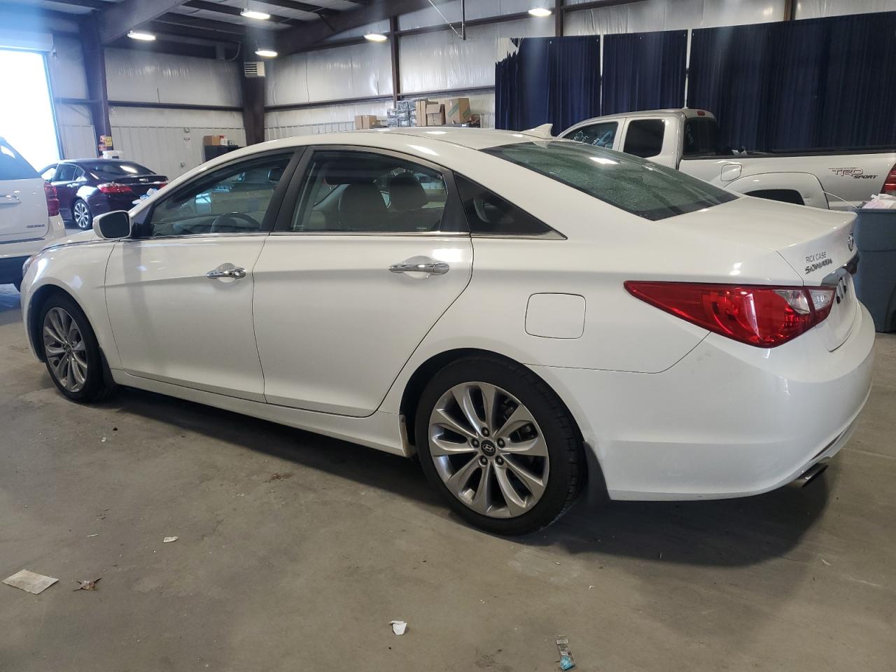 2013 Hyundai Sonata - Image 2