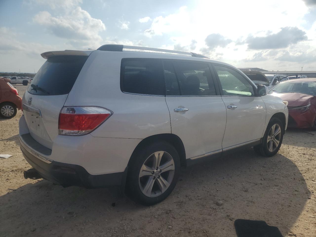 2011 Toyota Highlander - Image 3