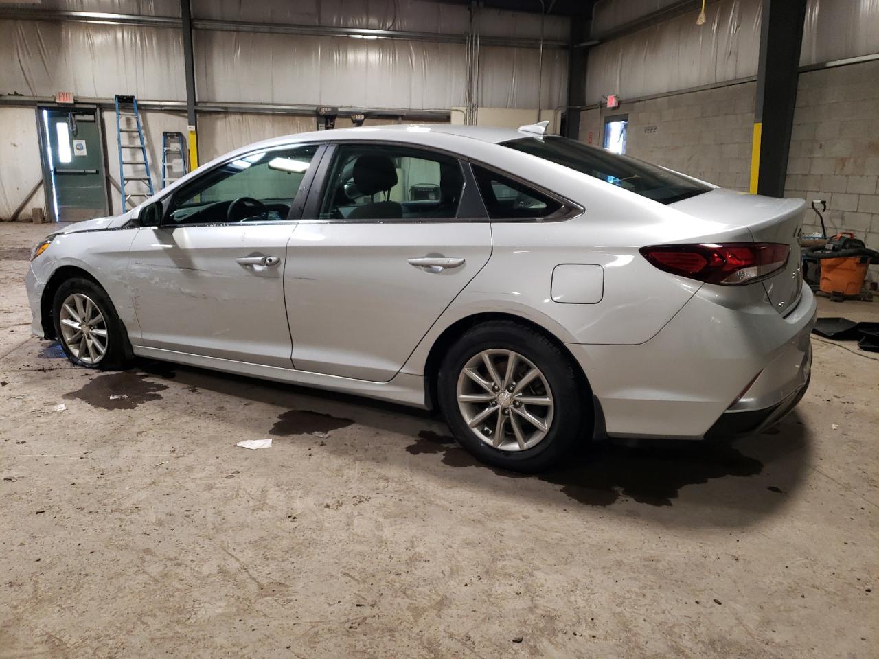 2019 Hyundai Sonata - Image 2