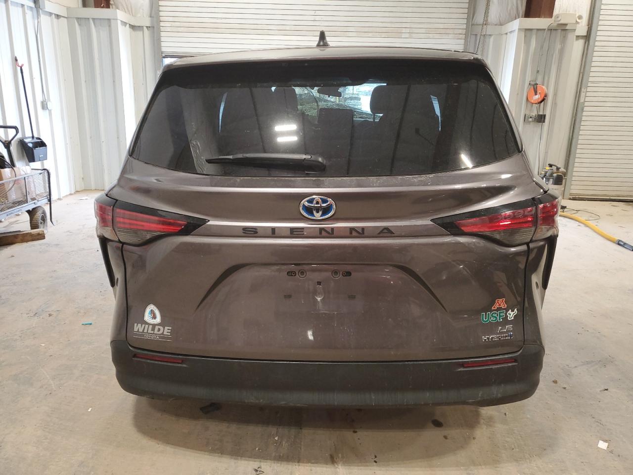 2022 Toyota Sienna - Image 6