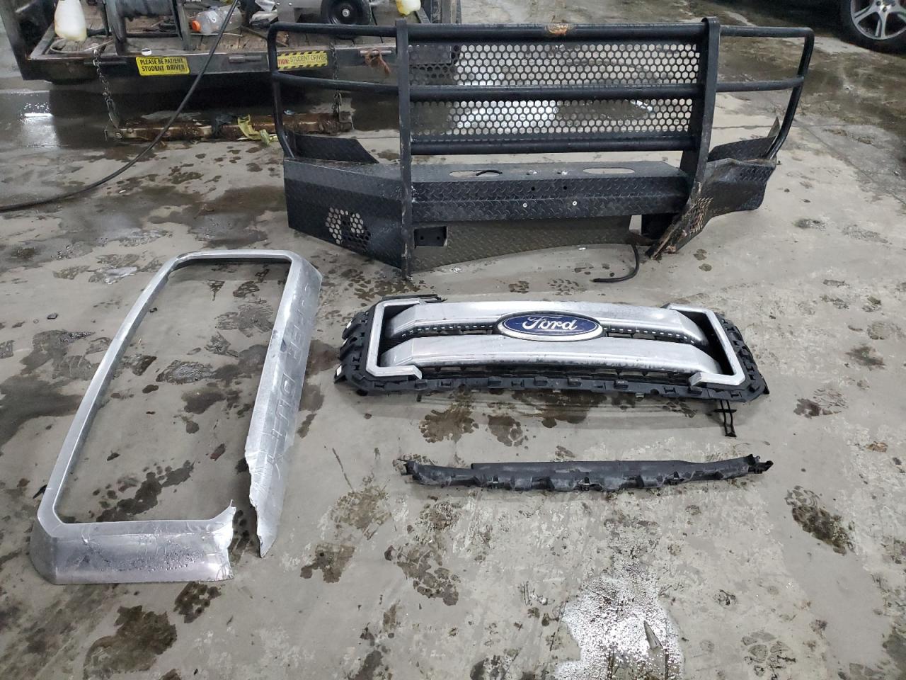2011 Ford F250 - Image 12