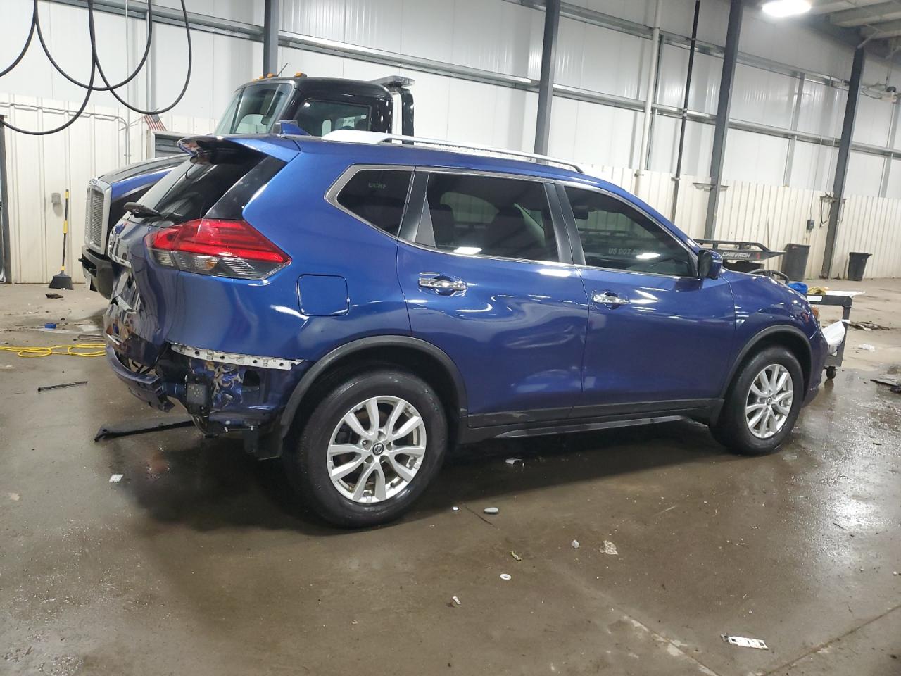 KNMAT2MV2HP540899 NISSAN ROGUE 2017