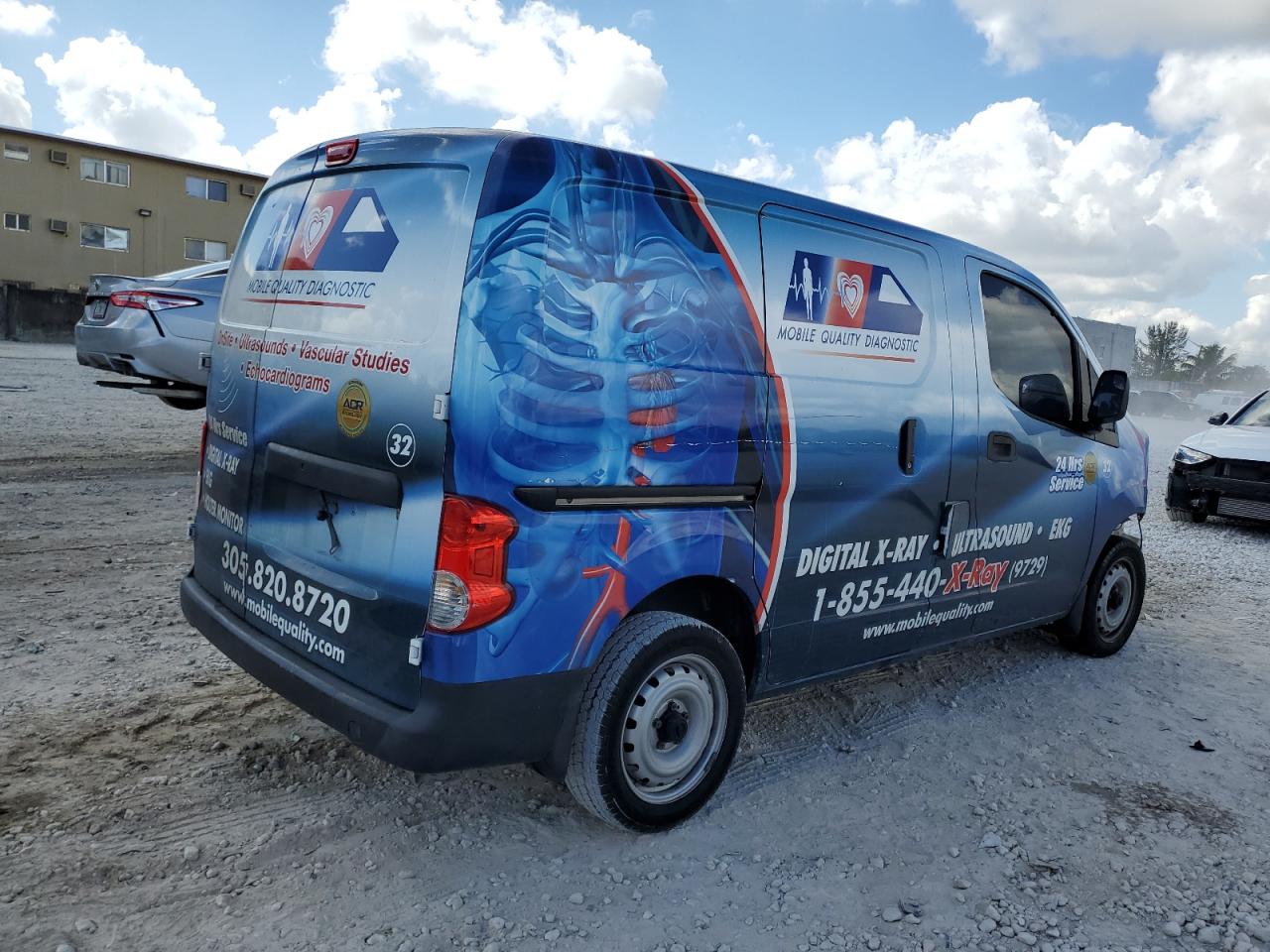 2015 Nissan NV - Image 3