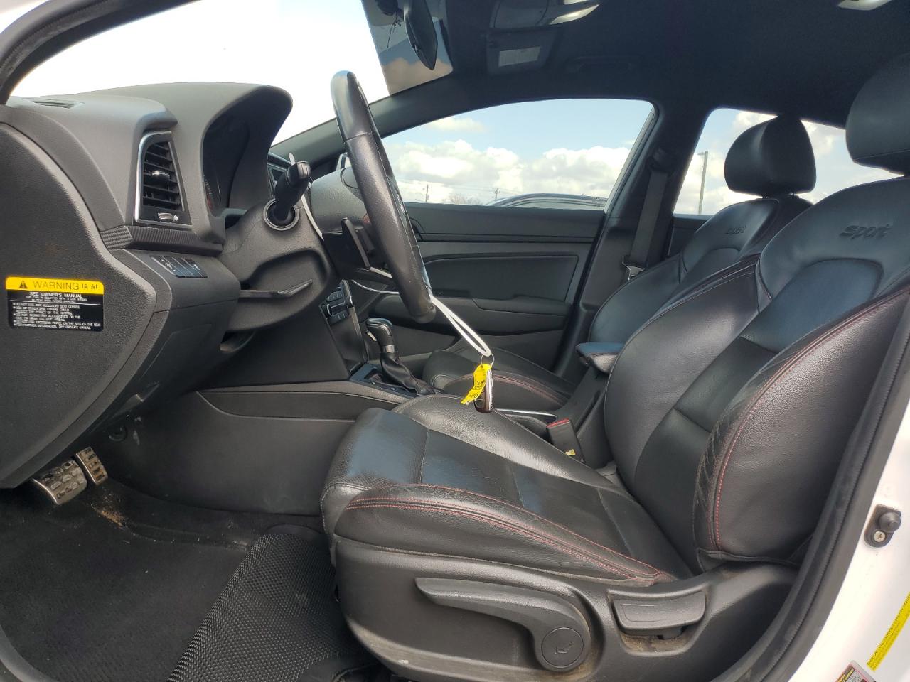 2017 Hyundai Elantra - Image 7