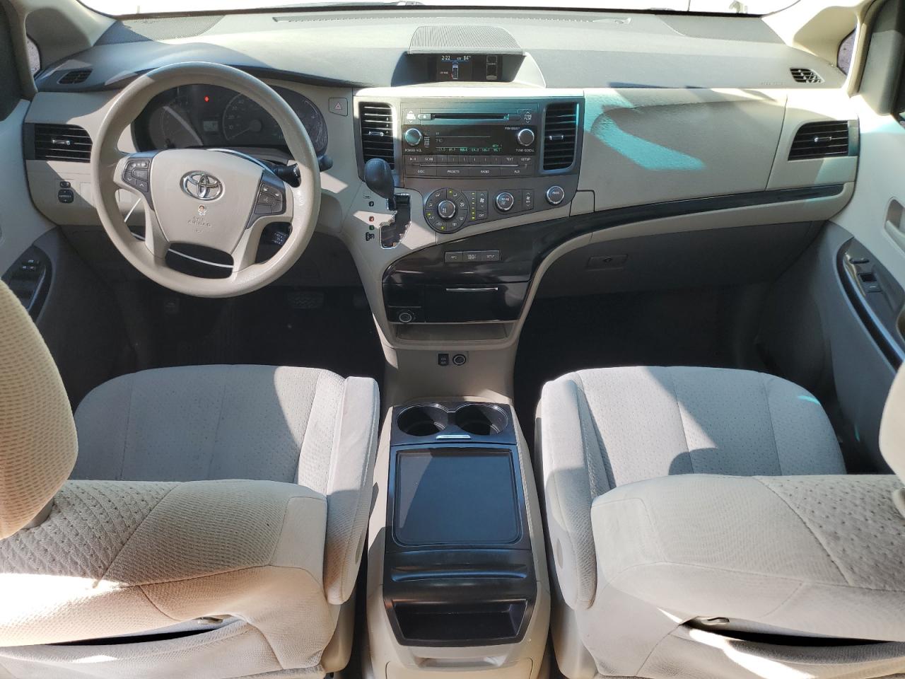 2012 Toyota Sienna - Image 8
