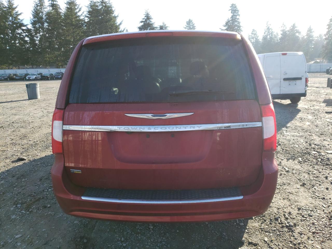 2014 Chrysler Town & Country - Image 6