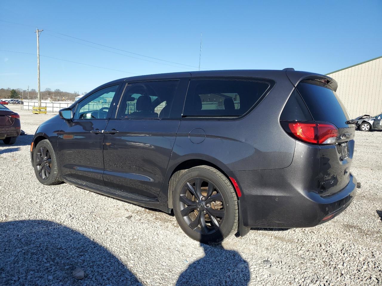 2019 Chrysler Pacifica - Image 2