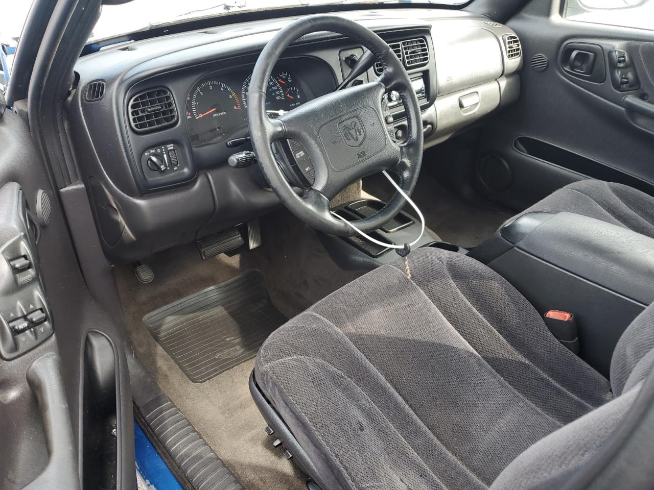 2000 Dodge Dakota - Image 8