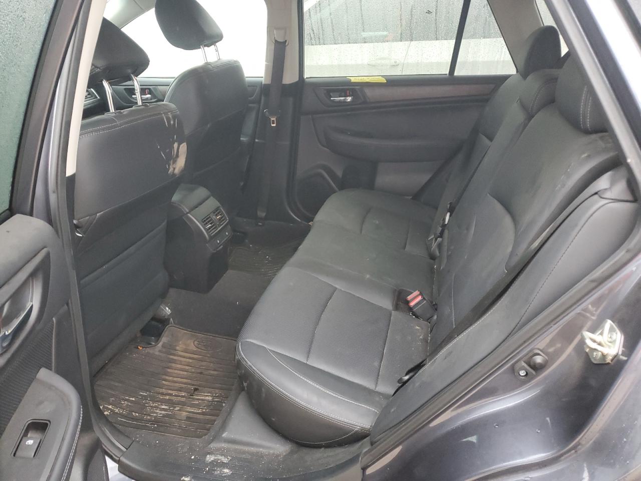 2015 Subaru Outback - Image 11