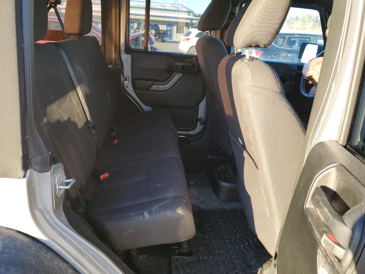 2018 Jeep Wrangler - Image 12