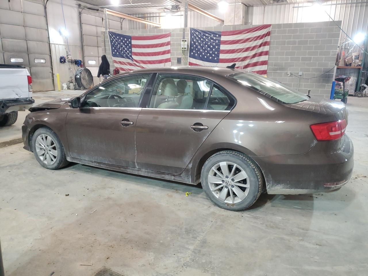2015 Volkswagen Jetta - Image 2