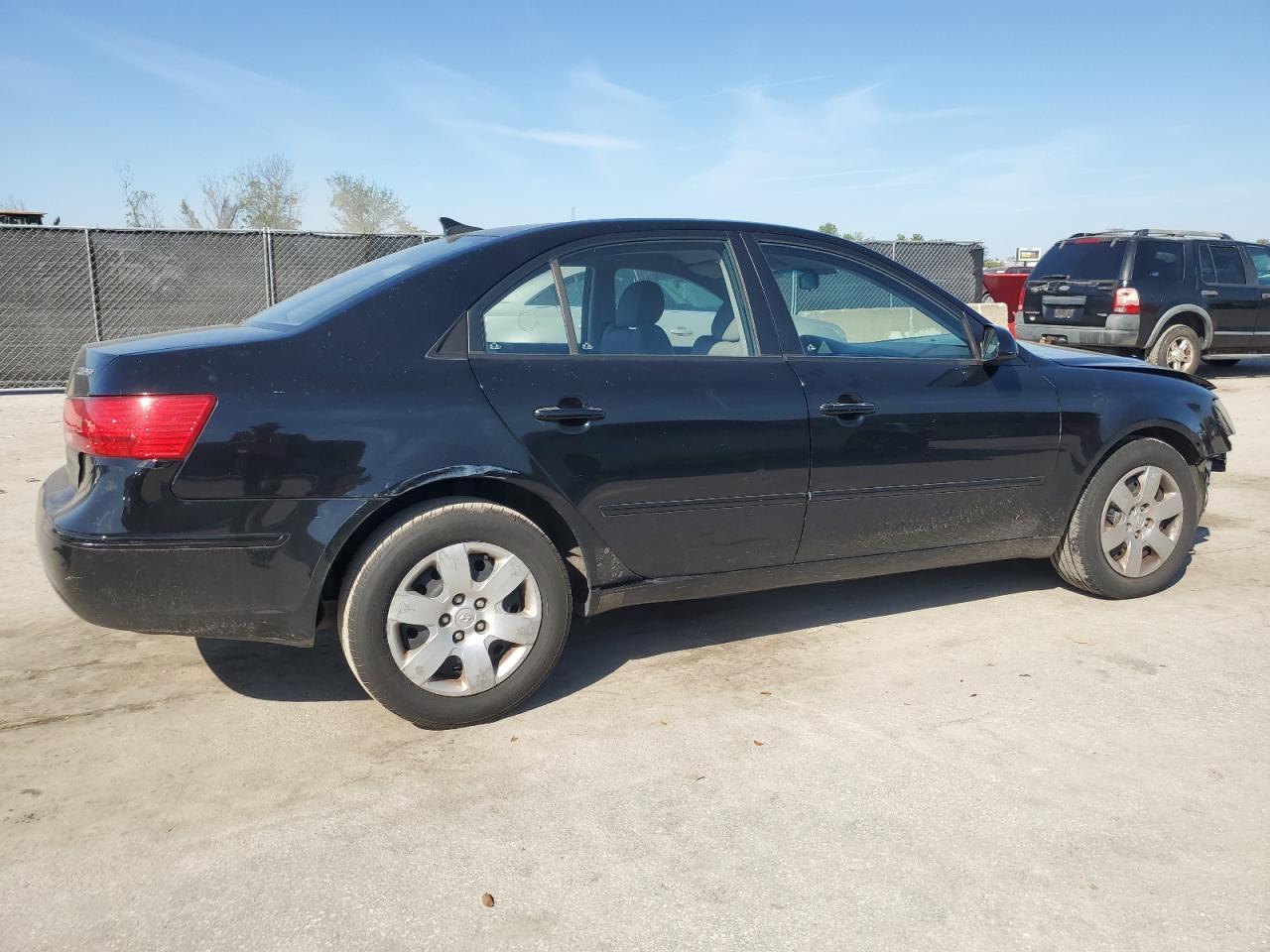 2009 Hyundai Sonata - Image 3