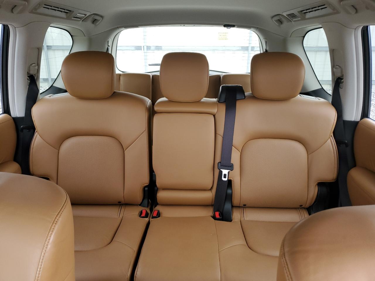2017 Infiniti QX80 - Image 10