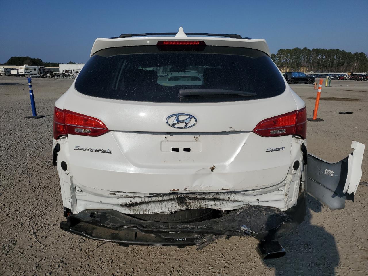2016 Hyundai Santa Fe - Image 6