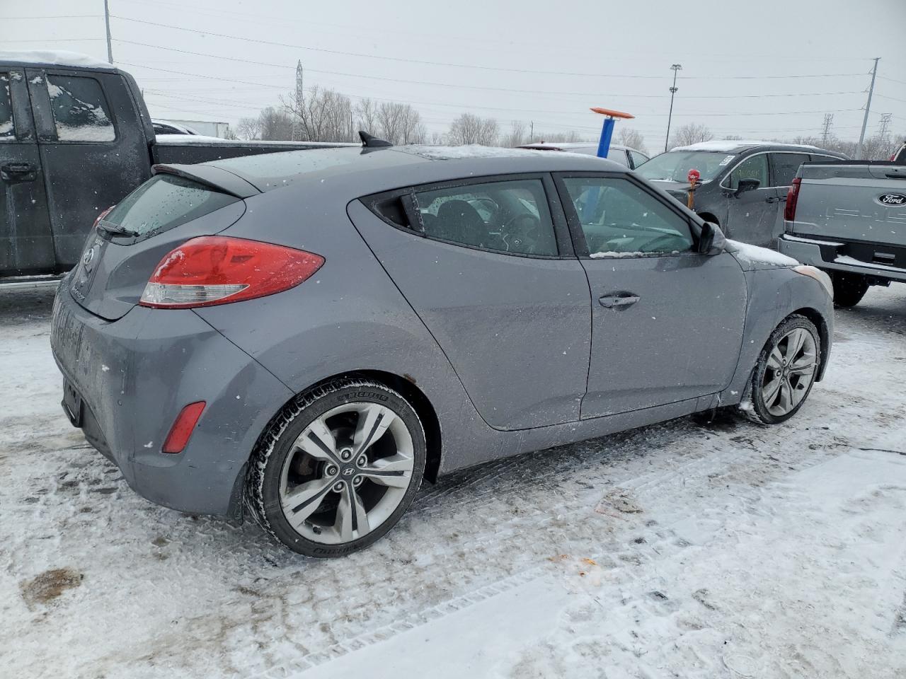 2013 Hyundai Veloster - Image 3