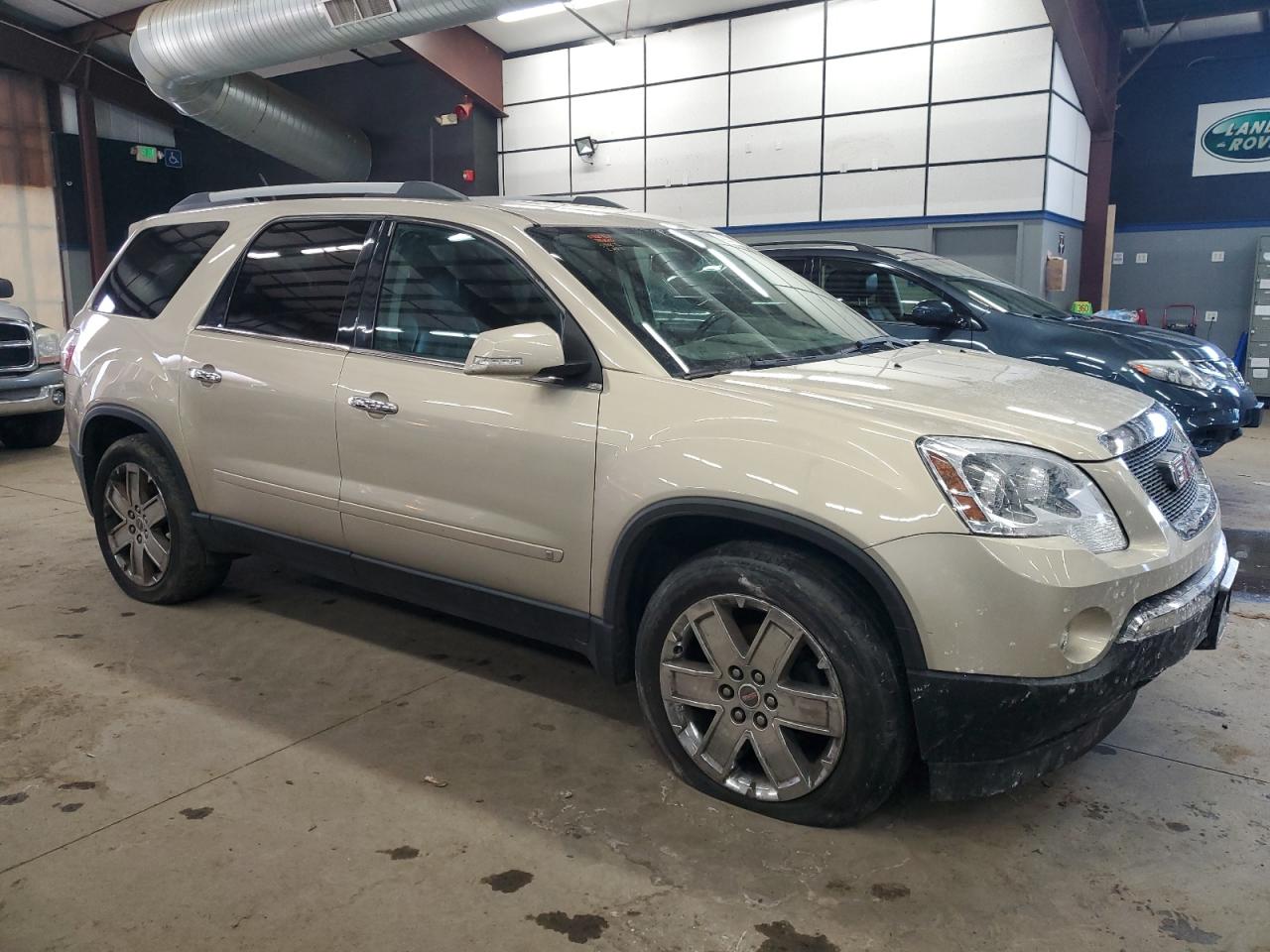 2010 GMC Acadia - Image 4