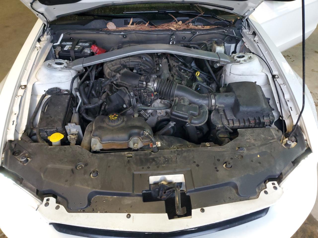 2012 Ford Mustang - Image 11