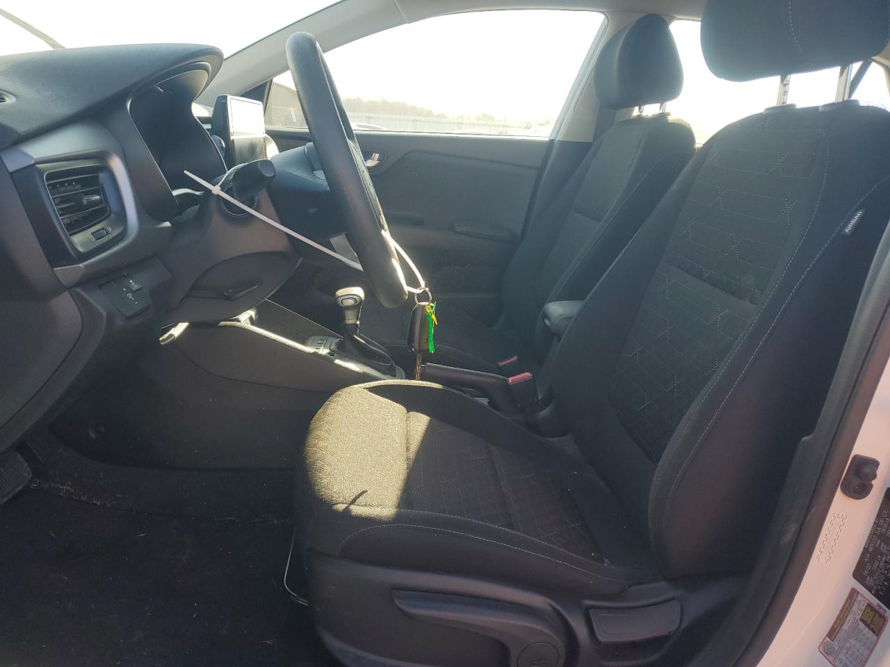 2022 Kia Rio - Image 7