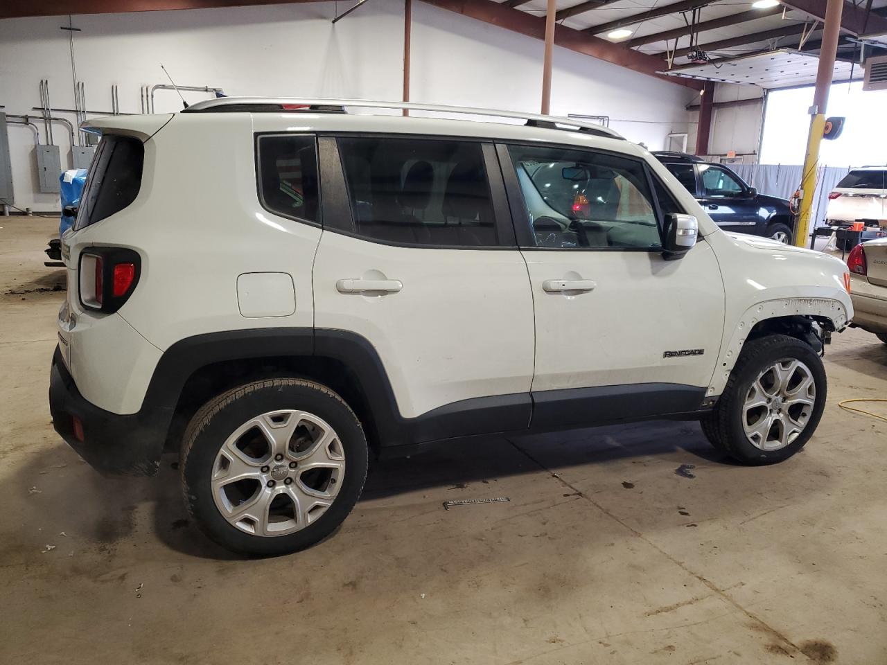 2015 Jeep Renegade - Image 3