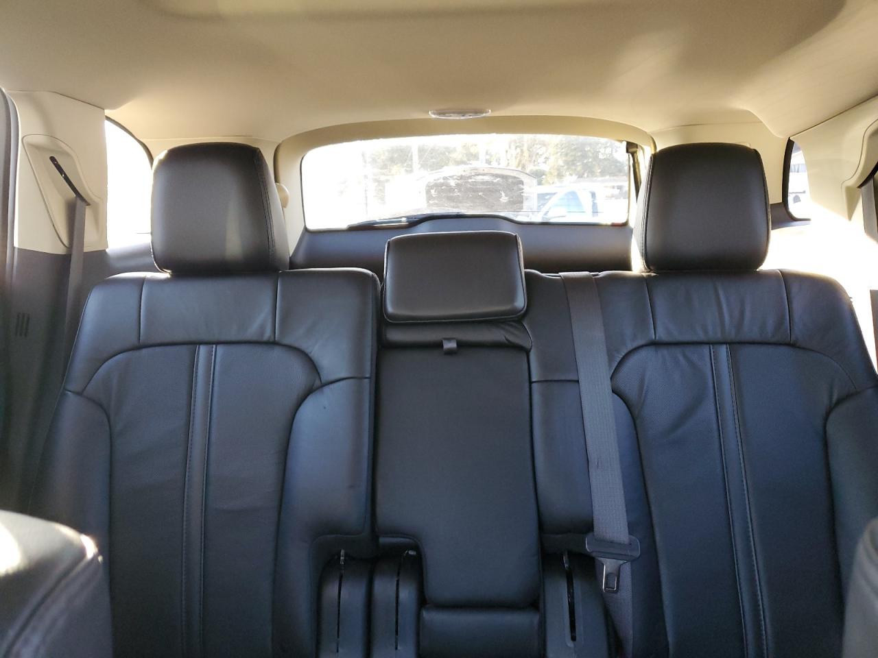 2019 Lincoln MKT - Image 10