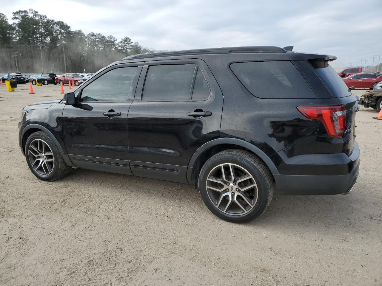 2016 Ford Explorer - Image 2