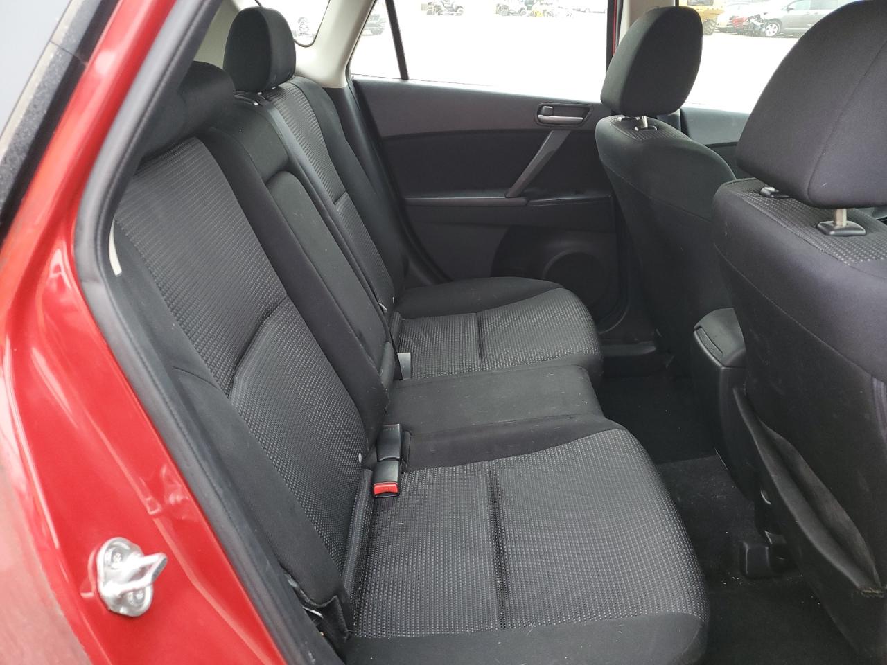 2013 Mazda 3 - Image 10