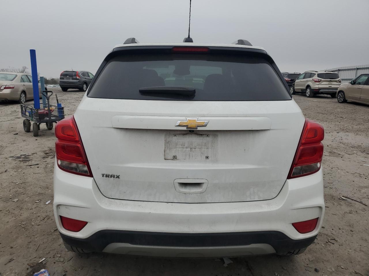 2022 Chevrolet Trax - Image 6