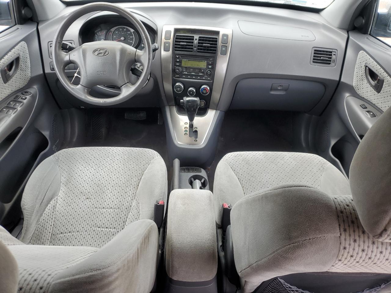 2005 Hyundai Tucson - Image 8