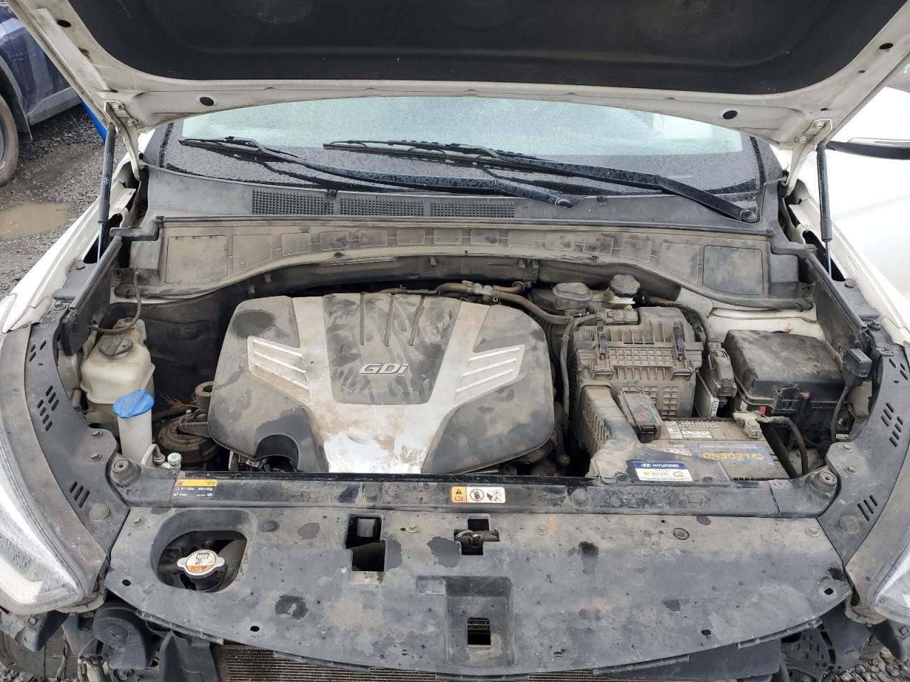 2017 Hyundai Santa Fe - Image 12