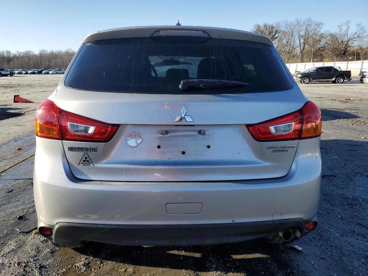 2015 Mitsubishi Outlander - Image 6