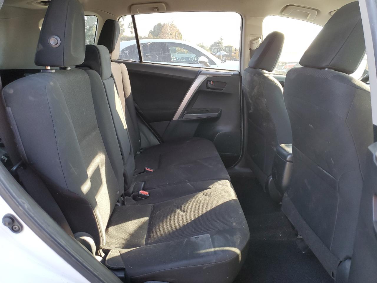 2016 Toyota RAV 4 - Image 11