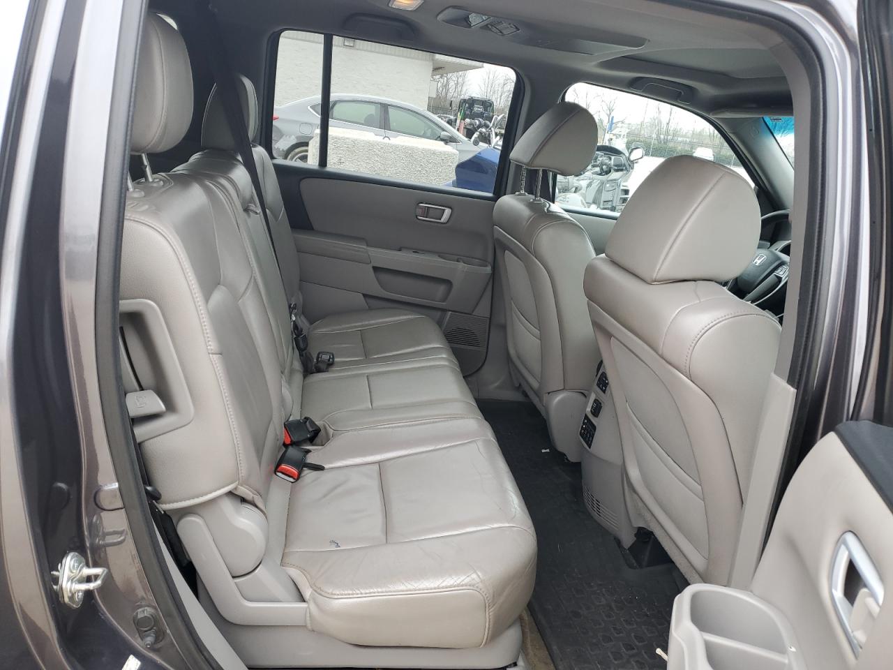2014 Honda Pilot - Image 11