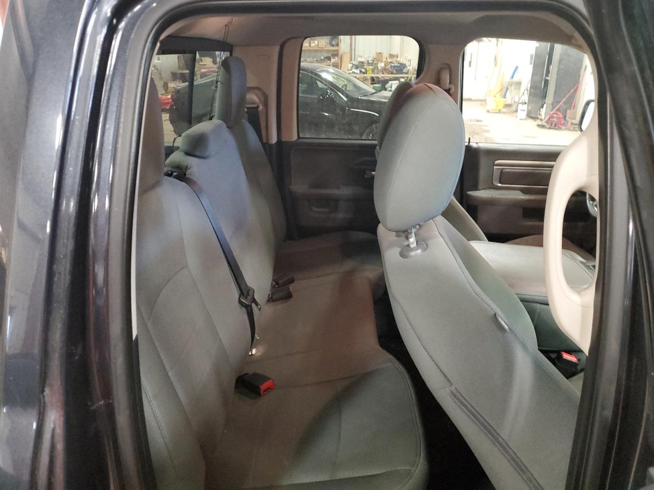 2015 RAM 1500 - Image 10