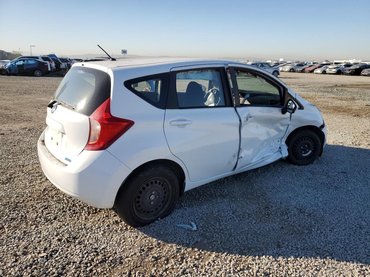 2015 Nissan Versa - Image 3