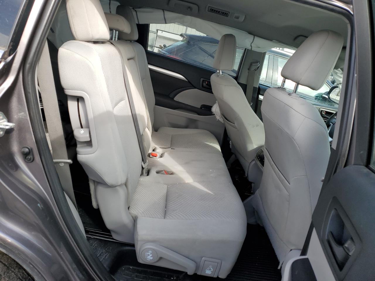 2019 Toyota Highlander - Image 11