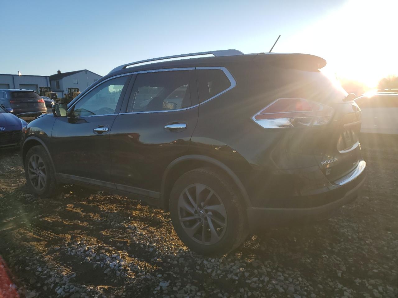 2016 Nissan Rogue - Image 2