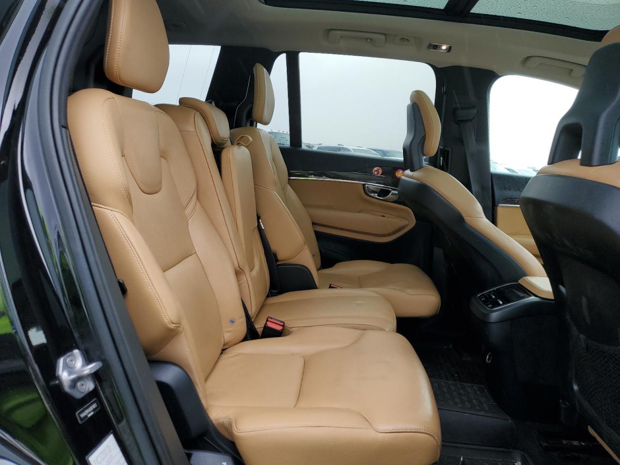 2016 Volvo XC90 - Image 11