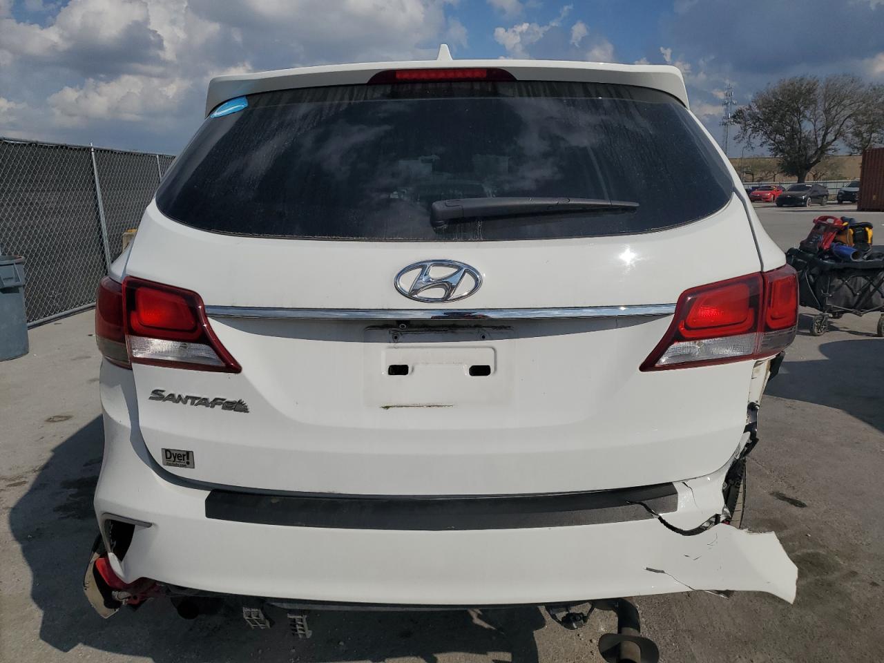 2017 Hyundai Santa Fe - Image 6