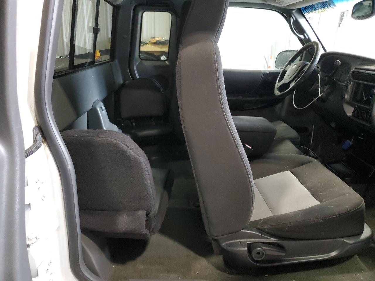 2004 Ford Ranger - Image 11