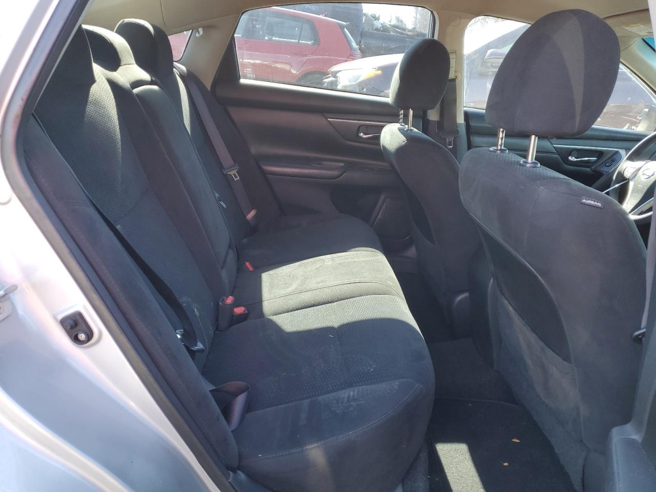 2015 Nissan Altima - Image 10