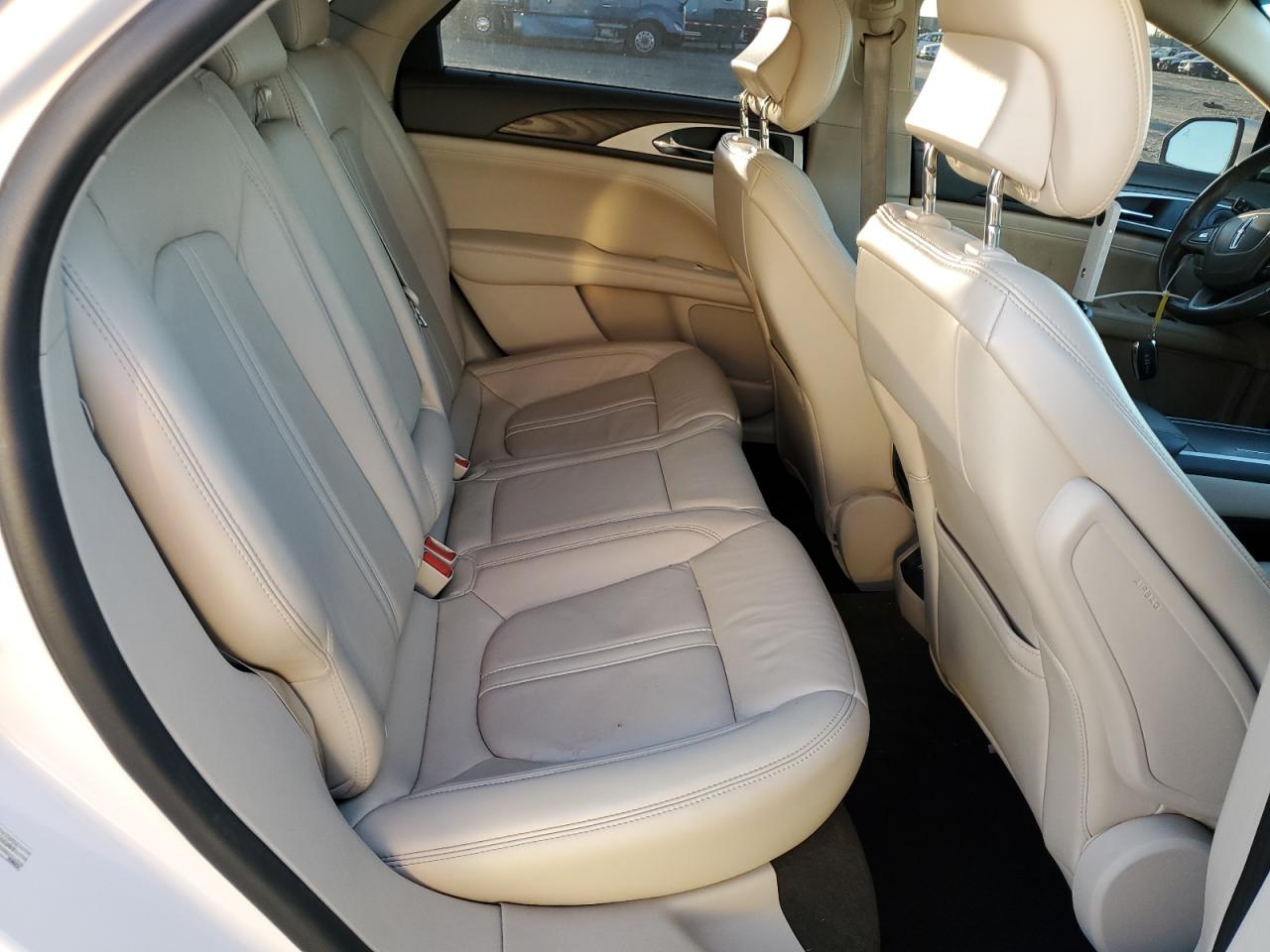 2019 Lincoln MKZ - Image 10