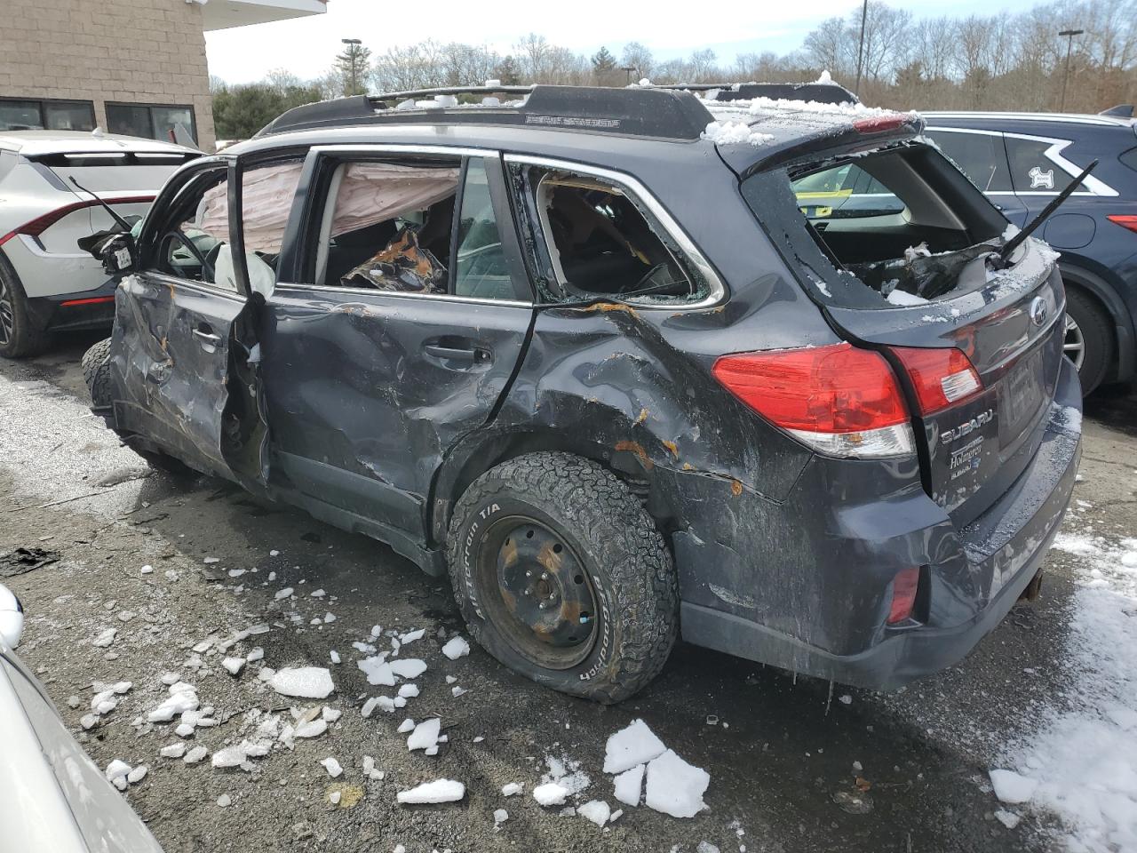 2011 Subaru Outback - Image 2